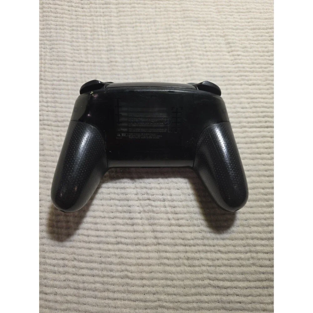 Nintendo Switch Pro Controller HAC-013 Authentic Black For Parts Or Repair FPOR